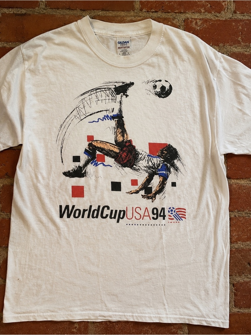 Gildan 5000 White WorldCup USA 94 Soccer Graphic Tee, Streetwear Size L